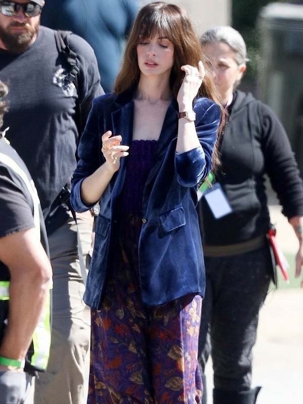 SolÃ…Â ne Anne Hathaway Blue Velvet Blazer